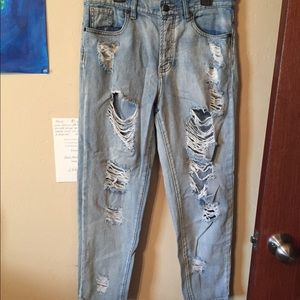 Melville Distressed Jeans